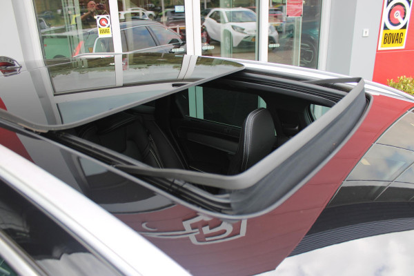 Volvo V90 2.0 T4 190PK R-Design | PANORAMISCH SCHUIF/KANTEL DAK | HARMAN KARDON PREMIUM AUDIO | ELEKTRSICHE VOORSTOELEN MET GEHEUGEN FUNCTIE | STOEL/STUUR VERWARMING | ACHTERBANK VERWARMING | HEAD-UP DISPLAY | MISTLAMPEN VOOR | KEYLESS ENTRY / START | APPLE CARPLAY | ADROID AUTO | ELEKTRISCH BEDIENBARE ACHTERKLEP | ACHTERUITRIJCAMERA | STANDKACHEL |