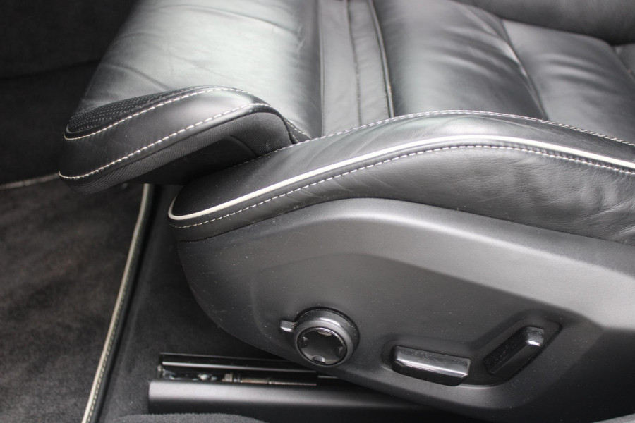 Volvo V90 2.0 T4 190PK R-Design | PANORAMISCH SCHUIF/KANTEL DAK | HARMAN KARDON PREMIUM AUDIO | ELEKTRSICHE VOORSTOELEN MET GEHEUGEN FUNCTIE | STOEL/STUUR VERWARMING | ACHTERBANK VERWARMING | HEAD-UP DISPLAY | MISTLAMPEN VOOR | KEYLESS ENTRY / START | APPLE CARPLAY | ADROID AUTO | ELEKTRISCH BEDIENBARE ACHTERKLEP | ACHTERUITRIJCAMERA | STANDKACHEL |