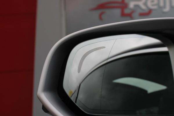 Volvo V90 2.0 T4 190PK R-Design | PANORAMISCH SCHUIF/KANTEL DAK | HARMAN KARDON PREMIUM AUDIO | ELEKTRSICHE VOORSTOELEN MET GEHEUGEN FUNCTIE | STOEL/STUUR VERWARMING | ACHTERBANK VERWARMING | HEAD-UP DISPLAY | MISTLAMPEN VOOR | KEYLESS ENTRY / START | APPLE CARPLAY | ADROID AUTO | ELEKTRISCH BEDIENBARE ACHTERKLEP | ACHTERUITRIJCAMERA | STANDKACHEL |