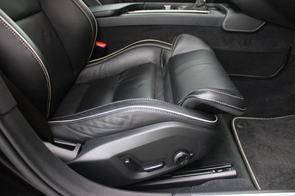 Volvo V90 2.0 T4 190PK R-Design | PANORAMISCH SCHUIF/KANTEL DAK | HARMAN KARDON PREMIUM AUDIO | ELEKTRSICHE VOORSTOELEN MET GEHEUGEN FUNCTIE | STOEL/STUUR VERWARMING | ACHTERBANK VERWARMING | HEAD-UP DISPLAY | MISTLAMPEN VOOR | KEYLESS ENTRY / START | APPLE CARPLAY | ADROID AUTO | ELEKTRISCH BEDIENBARE ACHTERKLEP | ACHTERUITRIJCAMERA | STANDKACHEL |