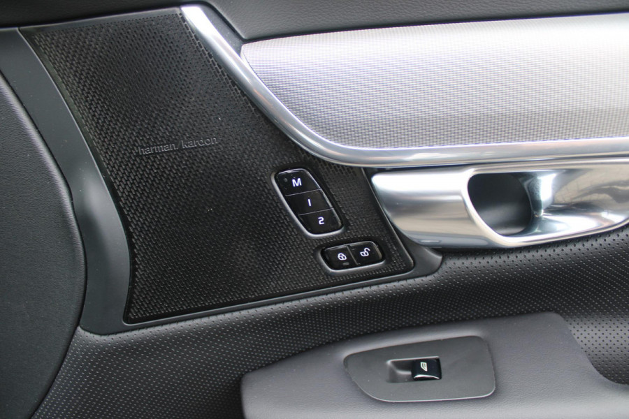 Volvo V90 2.0 T4 190PK R-Design | PANORAMISCH SCHUIF/KANTEL DAK | HARMAN KARDON PREMIUM AUDIO | ELEKTRSICHE VOORSTOELEN MET GEHEUGEN FUNCTIE | STOEL/STUUR VERWARMING | ACHTERBANK VERWARMING | HEAD-UP DISPLAY | MISTLAMPEN VOOR | KEYLESS ENTRY / START | APPLE CARPLAY | ADROID AUTO | ELEKTRISCH BEDIENBARE ACHTERKLEP | ACHTERUITRIJCAMERA | STANDKACHEL |