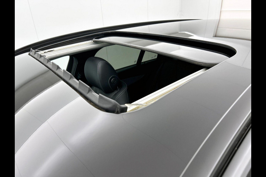 Mercedes-Benz E-Klasse Estate 300 e Avantgarde BLACK-LINE CAMERA | LEER | MATRIX-LED| EL-ACHTERKLEP
