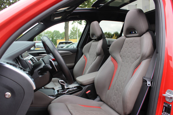 BMW X3 M / Trekhaak / Panoramadak / 360Camera / Head-up / Leder / Harman Kardon / 20'' / Stoelverwarming / Dodehoek / DAB / ACC