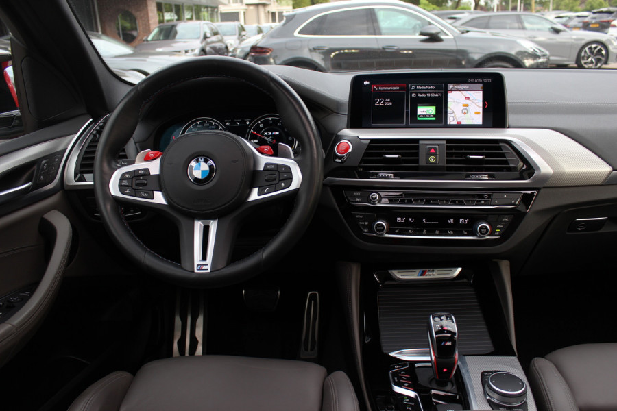 BMW X3 M / Trekhaak / Panoramadak / 360Camera / Head-up / Leder / Harman Kardon / 20'' / Stoelverwarming / Dodehoek / DAB / ACC