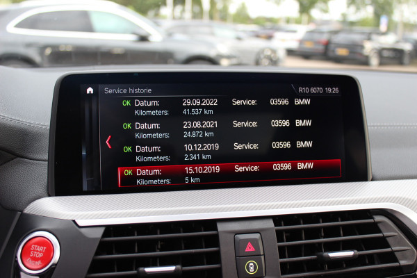 BMW X3 M / Trekhaak / Panoramadak / 360Camera / Head-up / Leder / Harman Kardon / 20'' / Stoelverwarming / Dodehoek / DAB / ACC