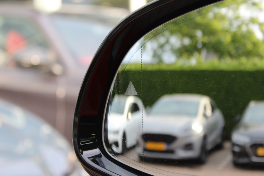 BMW X3 M / Trekhaak / Panoramadak / 360Camera / Head-up / Leder / Harman Kardon / 20'' / Stoelverwarming / Dodehoek / DAB / ACC