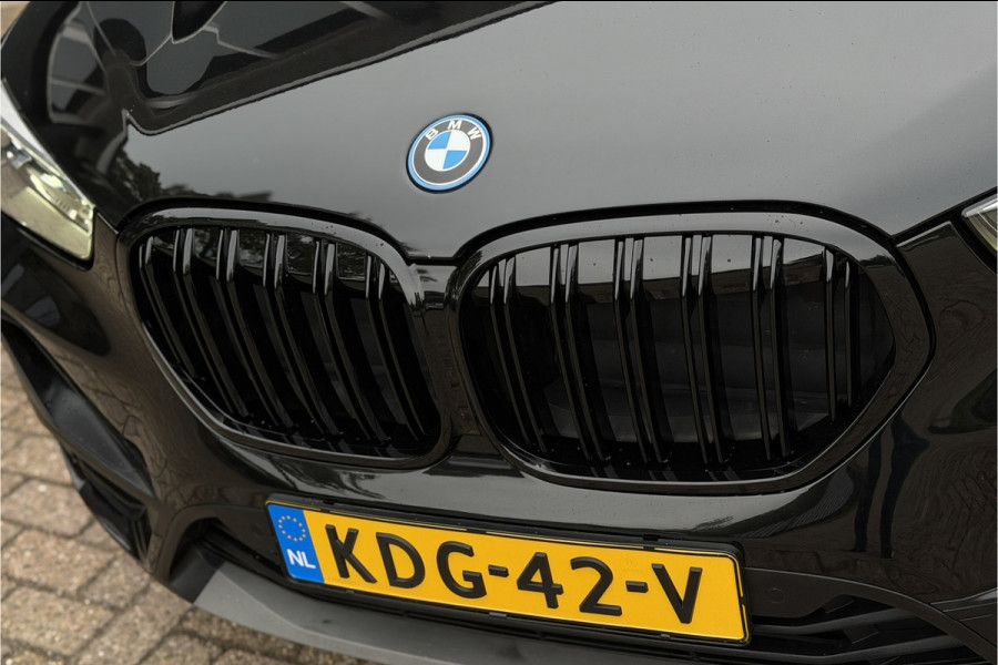 BMW X1 xDrive25e | Leder | Head-Up | PDC V+A | LED | Elektrische Klep | 35x op voorraad !