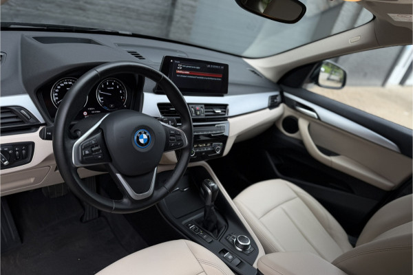BMW X1 xDrive25e | Leder | Head-Up | PDC V+A | LED | Elektrische Klep | 35x op voorraad !