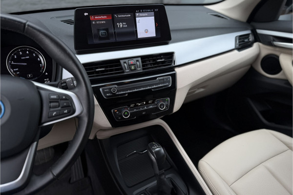 BMW X1 xDrive25e | Leder | Head-Up | PDC V+A | LED | Elektrische Klep | 35x op voorraad !