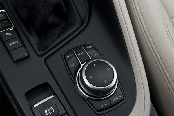 BMW X1 xDrive25e | Leder | Head-Up | PDC V+A | LED | Elektrische Klep | 35x op voorraad !