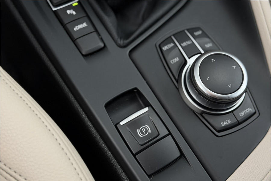 BMW X1 xDrive25e | Leder | Head-Up | PDC V+A | LED | Elektrische Klep | 35x op voorraad !