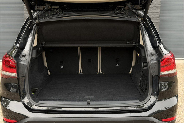 BMW X1 xDrive25e | Leder | Head-Up | PDC V+A | LED | Elektrische Klep | 35x op voorraad !