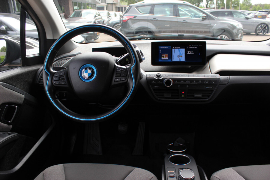 BMW i3 S Executive Edition 120Ah 42 kWh / SoH 89,4% / Camera / CarPlay / 20'' / Stoelverwarming / DAB / ACC / Warmtepomp