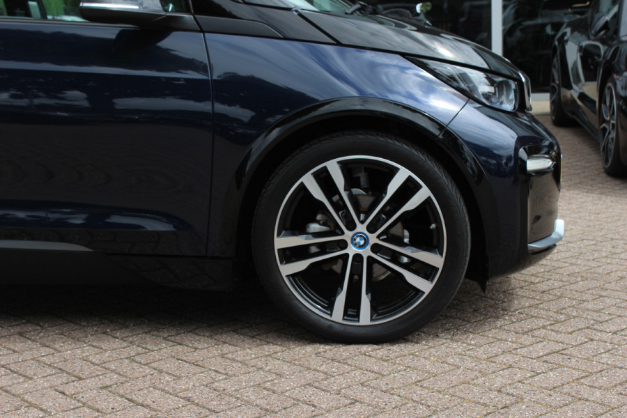 BMW i3 S Executive Edition 120Ah 42 kWh / SoH 89,4% / Camera / CarPlay / 20'' / Stoelverwarming / DAB / ACC / Warmtepomp