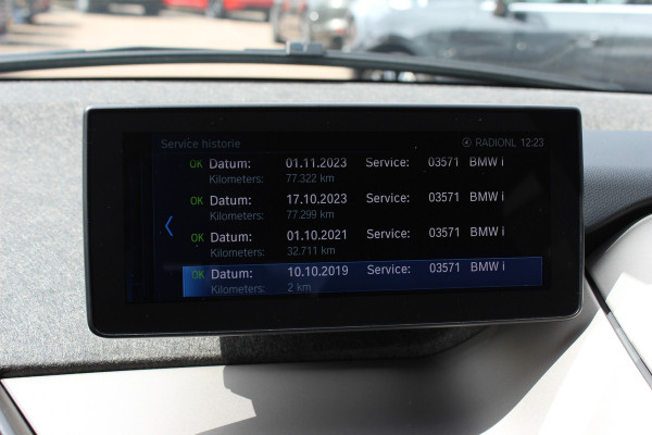 BMW i3 S Executive Edition 120Ah 42 kWh / SoH 89,4% / Camera / CarPlay / 20'' / Stoelverwarming / DAB / ACC / Warmtepomp