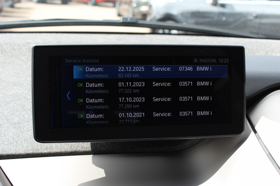 BMW i3 S Executive Edition 120Ah 42 kWh / SoH 89,4% / Camera / CarPlay / 20'' / Stoelverwarming / DAB / ACC / Warmtepomp