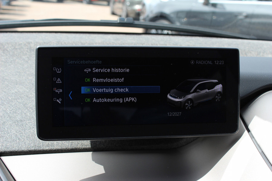 BMW i3 S Executive Edition 120Ah 42 kWh / SoH 89,4% / Camera / CarPlay / 20'' / Stoelverwarming / DAB / ACC / Warmtepomp