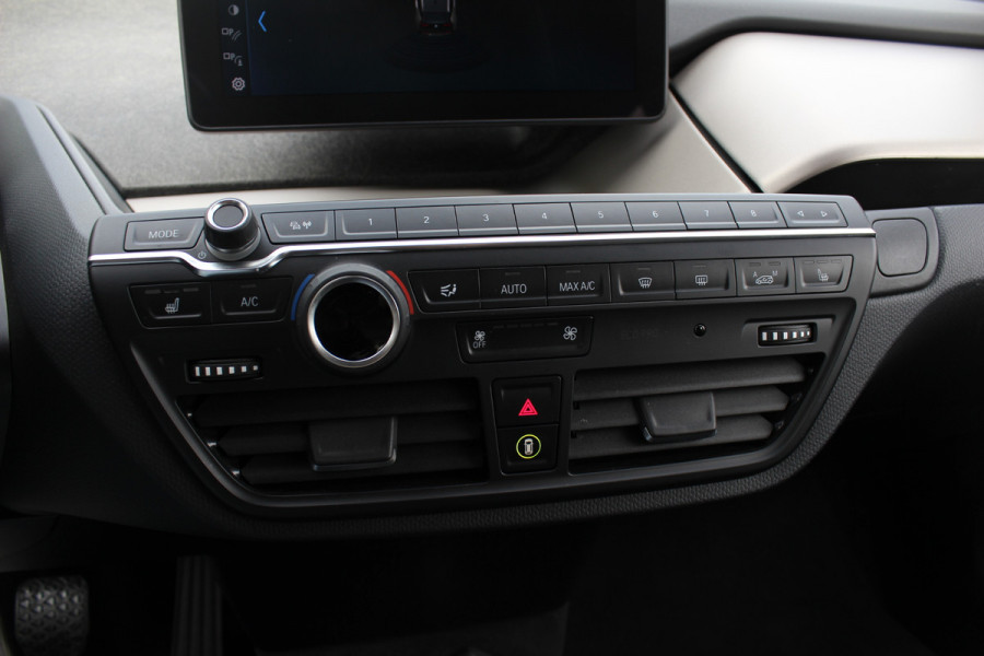 BMW i3 S Executive Edition 120Ah 42 kWh / SoH 89,4% / Camera / CarPlay / 20'' / Stoelverwarming / DAB / ACC / Warmtepomp