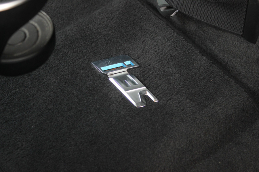 BMW i3 S Executive Edition 120Ah 42 kWh / SoH 89,4% / Camera / CarPlay / 20'' / Stoelverwarming / DAB / ACC / Warmtepomp