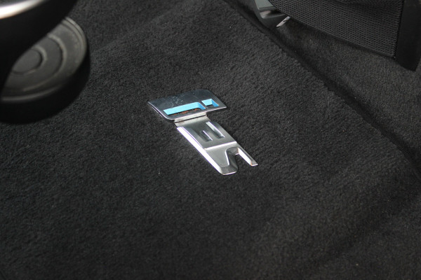 BMW i3 S Executive Edition 120Ah 42 kWh / SoH 89,4% / Camera / CarPlay / 20'' / Stoelverwarming / DAB / ACC / Warmtepomp