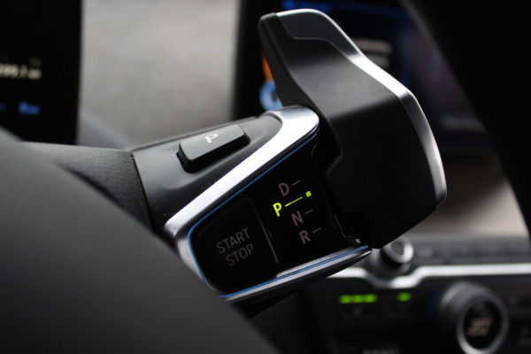 BMW i3 S Executive Edition 120Ah 42 kWh / SoH 89,4% / Camera / CarPlay / 20'' / Stoelverwarming / DAB / ACC / Warmtepomp