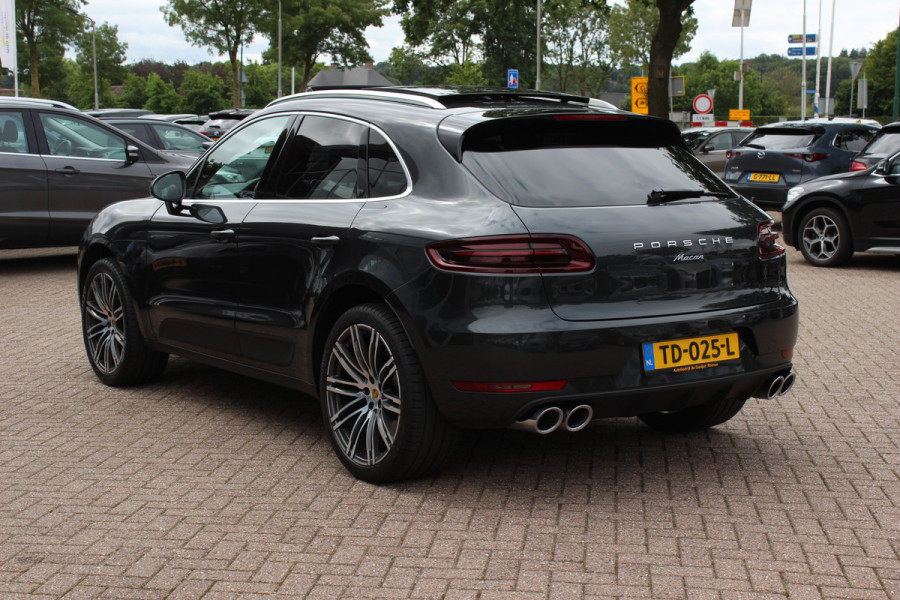 Porsche Macan 2.0 / Panoramadak / Camera / Luchtvering / Sportchrono / Bose / 21'' / Leder / Navigatie / Comfortstoelen / DAB / Stoelverwarming / Cruise Control