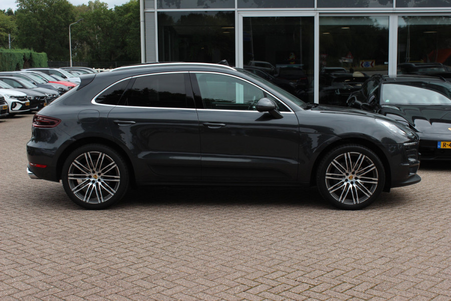 Porsche Macan 2.0 / Panoramadak / Camera / Luchtvering / Sportchrono / Bose / 21'' / Leder / Navigatie / Comfortstoelen / DAB / Stoelverwarming / Cruise Control
