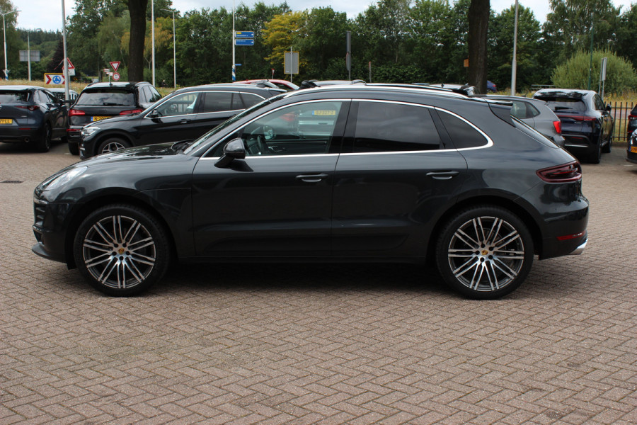 Porsche Macan 2.0 / Panoramadak / Camera / Luchtvering / Sportchrono / Bose / 21'' / Leder / Navigatie / Comfortstoelen / DAB / Stoelverwarming / Cruise Control