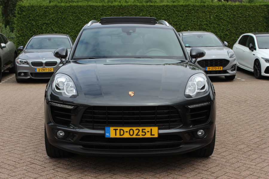 Porsche Macan 2.0 / Panoramadak / Camera / Luchtvering / Sportchrono / Bose / 21'' / Leder / Navigatie / Comfortstoelen / DAB / Stoelverwarming / Cruise Control