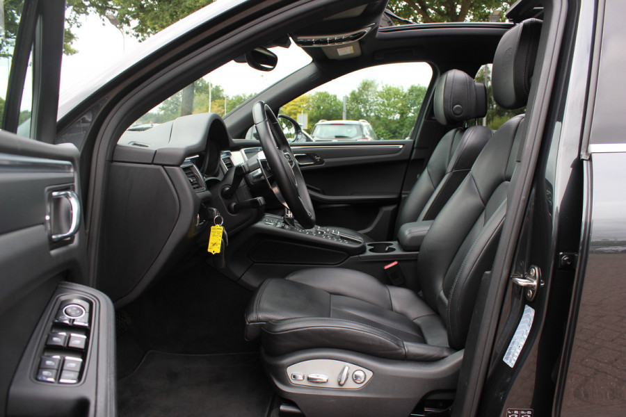 Porsche Macan 2.0 / Panoramadak / Camera / Luchtvering / Sportchrono / Bose / 21'' / Leder / Navigatie / Comfortstoelen / DAB / Stoelverwarming / Cruise Control