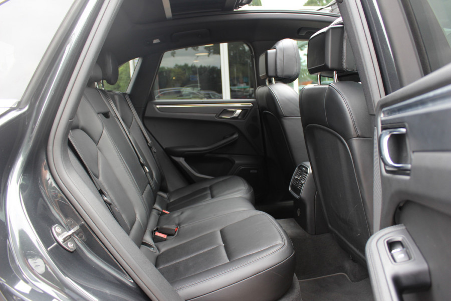 Porsche Macan 2.0 / Panoramadak / Camera / Luchtvering / Sportchrono / Bose / 21'' / Leder / Navigatie / Comfortstoelen / DAB / Stoelverwarming / Cruise Control