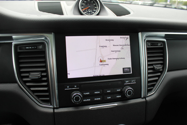 Porsche Macan 2.0 / Panoramadak / Camera / Luchtvering / Sportchrono / Bose / 21'' / Leder / Navigatie / Comfortstoelen / DAB / Stoelverwarming / Cruise Control