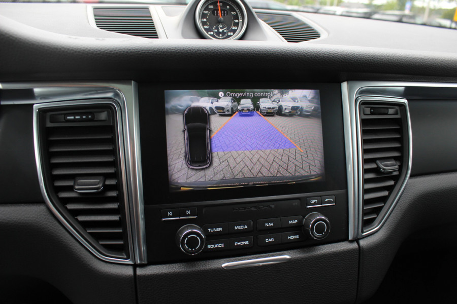Porsche Macan 2.0 / Panoramadak / Camera / Luchtvering / Sportchrono / Bose / 21'' / Leder / Navigatie / Comfortstoelen / DAB / Stoelverwarming / Cruise Control