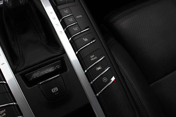 Porsche Macan 2.0 / Panoramadak / Camera / Luchtvering / Sportchrono / Bose / 21'' / Leder / Navigatie / Comfortstoelen / DAB / Stoelverwarming / Cruise Control