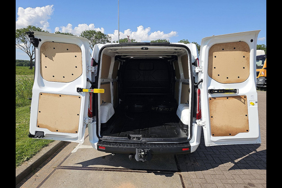Ford Transit Custom 340 2.0 TDCI L2H1 Trend L2H1 2x Schuifdeur Airco Trekhaak Navi PDC Achterdeuren Cruise Control Euro6 131 PK