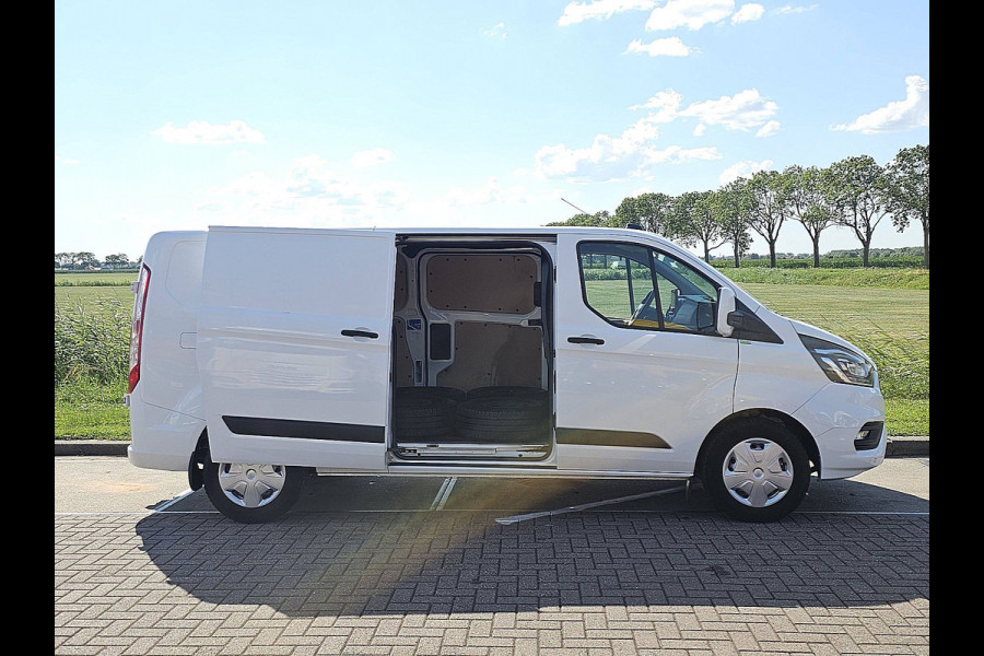 Ford Transit Custom 340 2.0 TDCI L2H1 Trend L2H1 2x Schuifdeur Airco Trekhaak Navi PDC Achterdeuren Cruise Control Euro6 131 PK