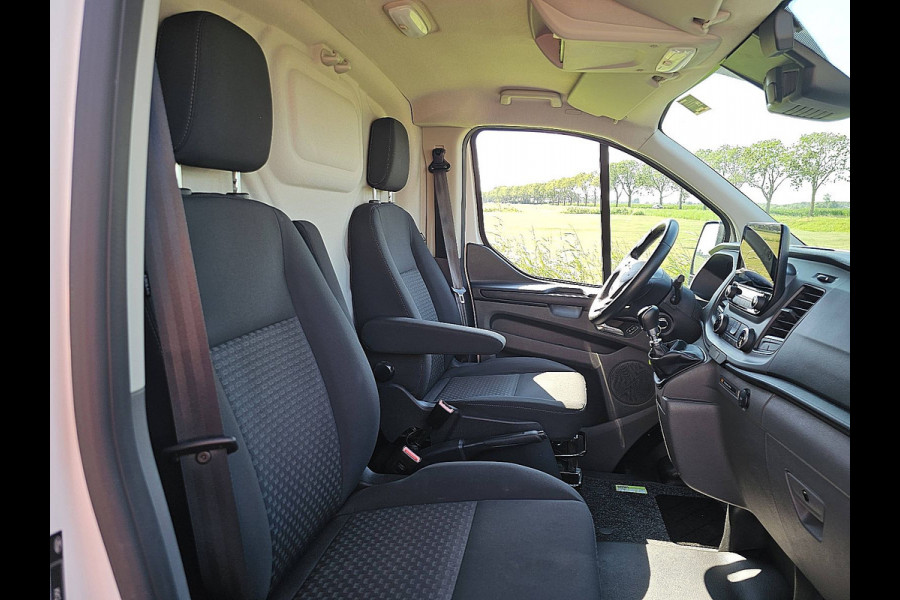 Ford Transit Custom 340 2.0 TDCI L2H1 Trend L2H1 2x Schuifdeur Airco Trekhaak Navi PDC Achterdeuren Cruise Control Euro6 131 PK
