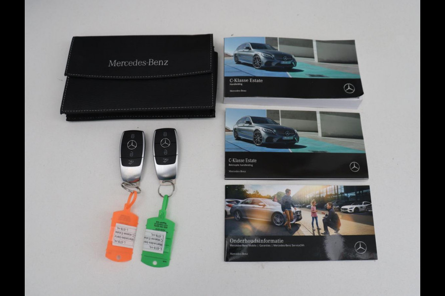 Mercedes-Benz C-Klasse Estate 180 Business Solution AMG | Panoramadak | Trekhaak | Leder/alcantara | Stoelverwarming | Virtual dashboard | Camera | Park assist | Carplay | Full LED