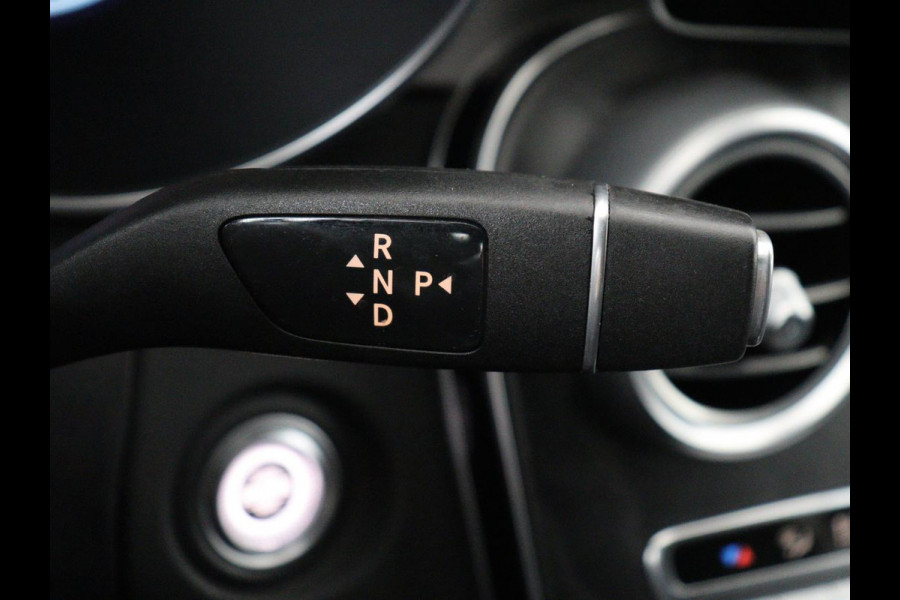 Mercedes-Benz C-Klasse Estate 180 Business Solution AMG | Panoramadak | Trekhaak | Leder/alcantara | Stoelverwarming | Virtual dashboard | Camera | Park assist | Carplay | Full LED
