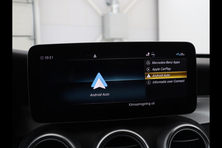 Mercedes-Benz C-Klasse Estate 180 Business Solution AMG | Panoramadak | Trekhaak | Leder/alcantara | Stoelverwarming | Virtual dashboard | Camera | Park assist | Carplay | Full LED