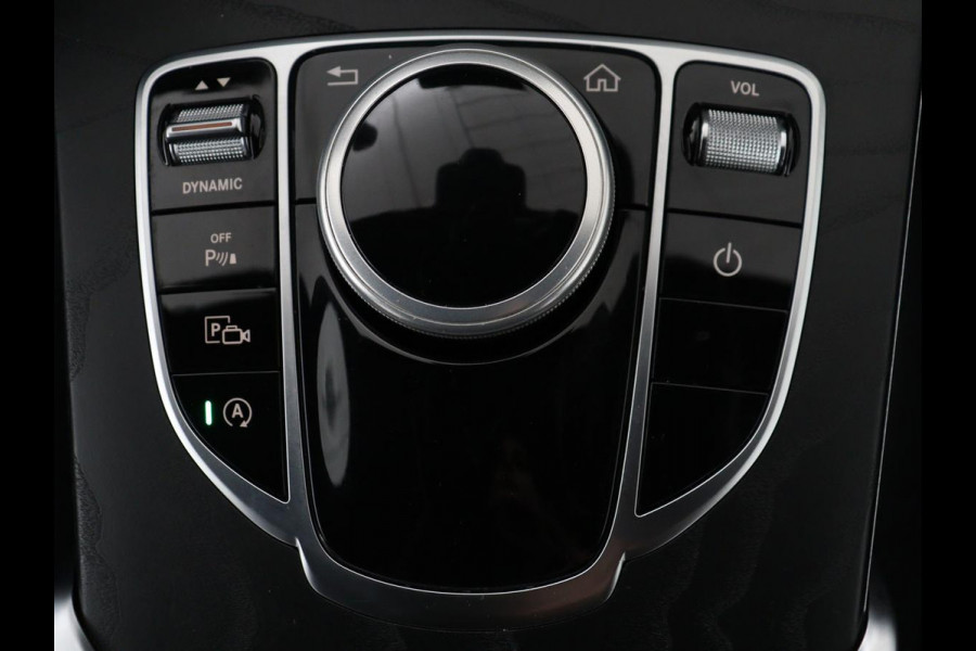 Mercedes-Benz C-Klasse Estate 180 Business Solution AMG | Panoramadak | Trekhaak | Leder/alcantara | Stoelverwarming | Virtual dashboard | Camera | Park assist | Carplay | Full LED