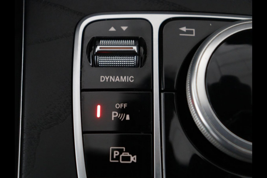 Mercedes-Benz C-Klasse Estate 180 Business Solution AMG | Panoramadak | Trekhaak | Leder/alcantara | Stoelverwarming | Virtual dashboard | Camera | Park assist | Carplay | Full LED