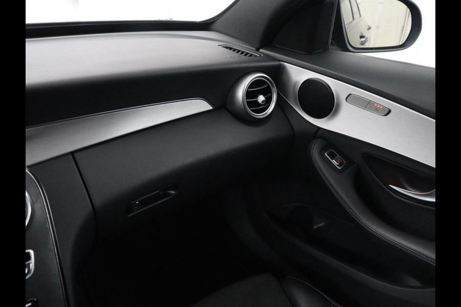 Mercedes-Benz C-Klasse Estate 180 Business Solution AMG | Panoramadak | Trekhaak | Leder/alcantara | Stoelverwarming | Virtual dashboard | Camera | Park assist | Carplay | Full LED