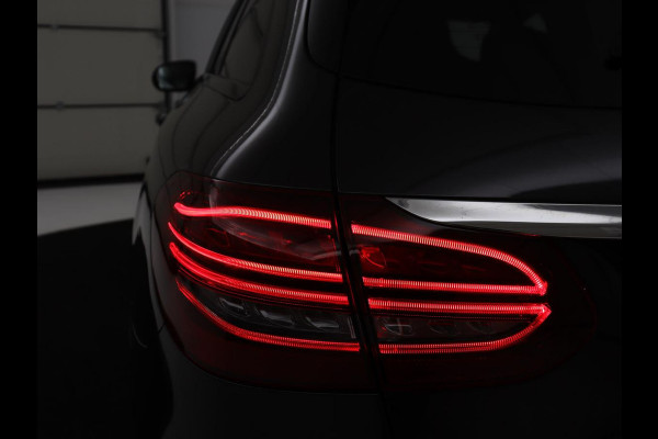 Mercedes-Benz C-Klasse Estate 180 Business Solution AMG | Panoramadak | Trekhaak | Leder/alcantara | Stoelverwarming | Virtual dashboard | Camera | Park assist | Carplay | Full LED