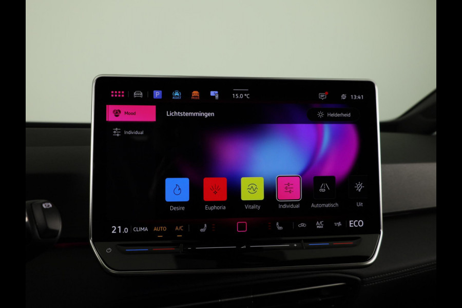 Volkswagen ID.3 Pro Limited Edition 59 kWh 230PK | Navigatie | Camera | 20 Inch