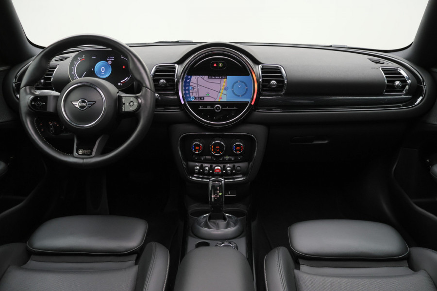 MINI Clubman 1.5 Cooper Automaat Knights Bridge Edition Leer, Panoramadak, Apple Carplay, Virtual Cockpit, LED, Cruise, Camera, 18''