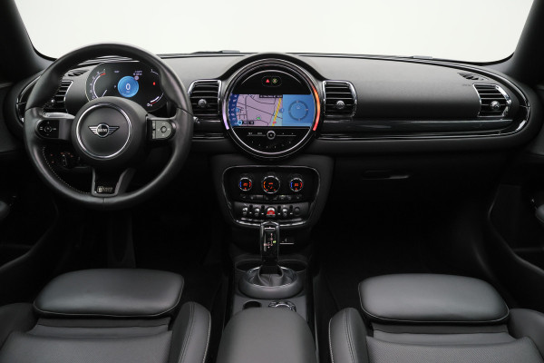 MINI Clubman 1.5 Cooper Automaat Knights Bridge Edition Leer, Panoramadak, Apple Carplay, Virtual Cockpit, LED, Cruise, Camera, 18''