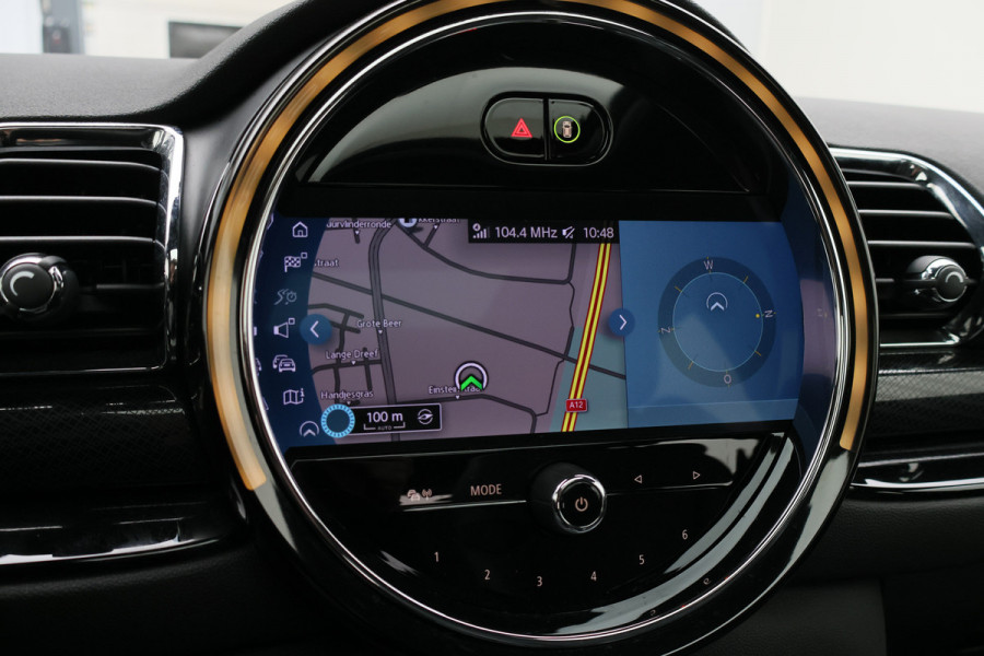 MINI Clubman 1.5 Cooper Automaat Knights Bridge Edition Leer, Panoramadak, Apple Carplay, Virtual Cockpit, LED, Cruise, Camera, 18''