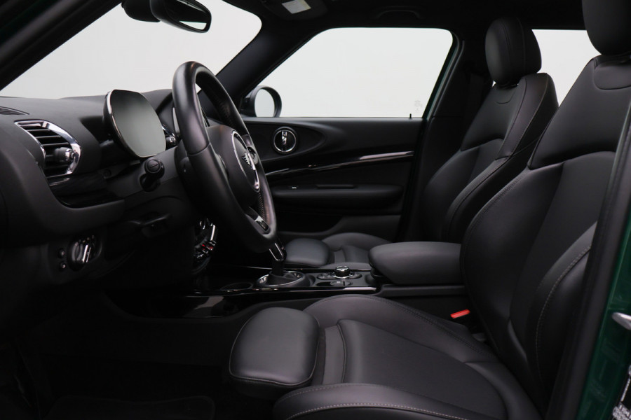 MINI Clubman 1.5 Cooper Automaat Knights Bridge Edition Leer, Panoramadak, Apple Carplay, Virtual Cockpit, LED, Cruise, Camera, 18''