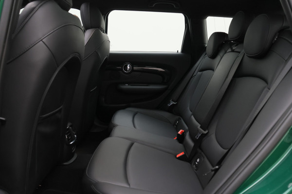 MINI Clubman 1.5 Cooper Automaat Knights Bridge Edition Leer, Panoramadak, Apple Carplay, Virtual Cockpit, LED, Cruise, Camera, 18''